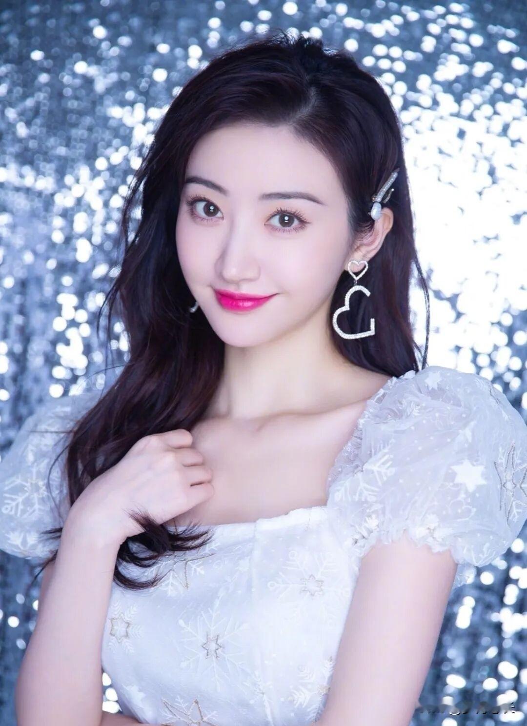 孙宇晨急着开庭，
景甜反手一个管辖权异议，
这招才是真·拖字诀！

吃瓜群众盯着