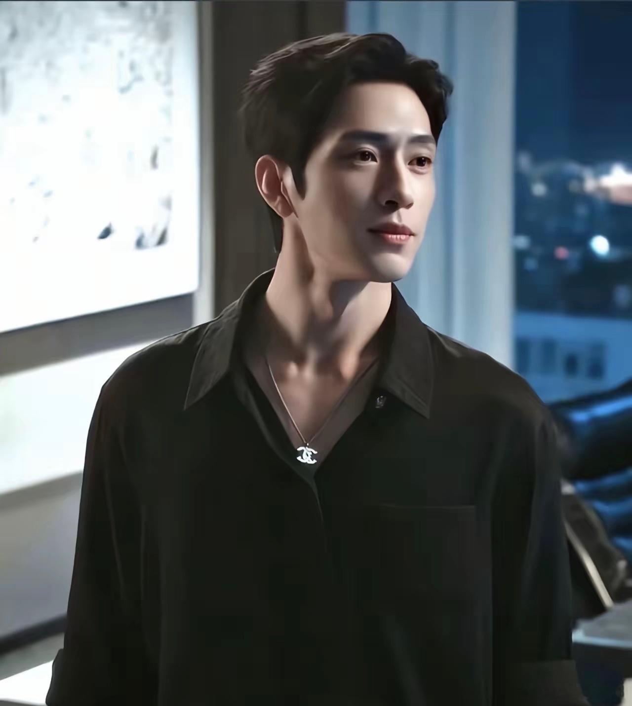 井柏然口碑井柏然口碑一直很好呀。谈恋爱怎么了，明星也是凡人，也有正常的喜怒哀乐、