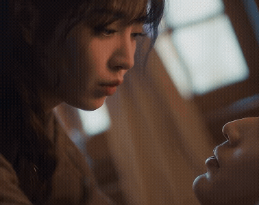 《逐玉》两个人这段戏真的太细腻了，有没有看到长玉趴在谢征身上说话的时候越来越放松