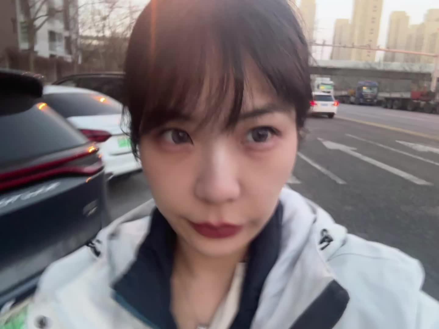 我喜欢的风格你说难看也没什么 我不会为了你的喜好而活  你也得喜欢现在的我