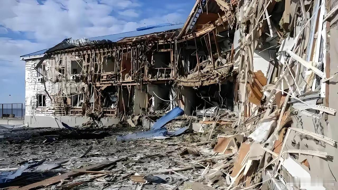 俄军对基辅目标实施大规模打击近期俄军对基辅的大规模空袭，特点是高频常态、无人机耗
