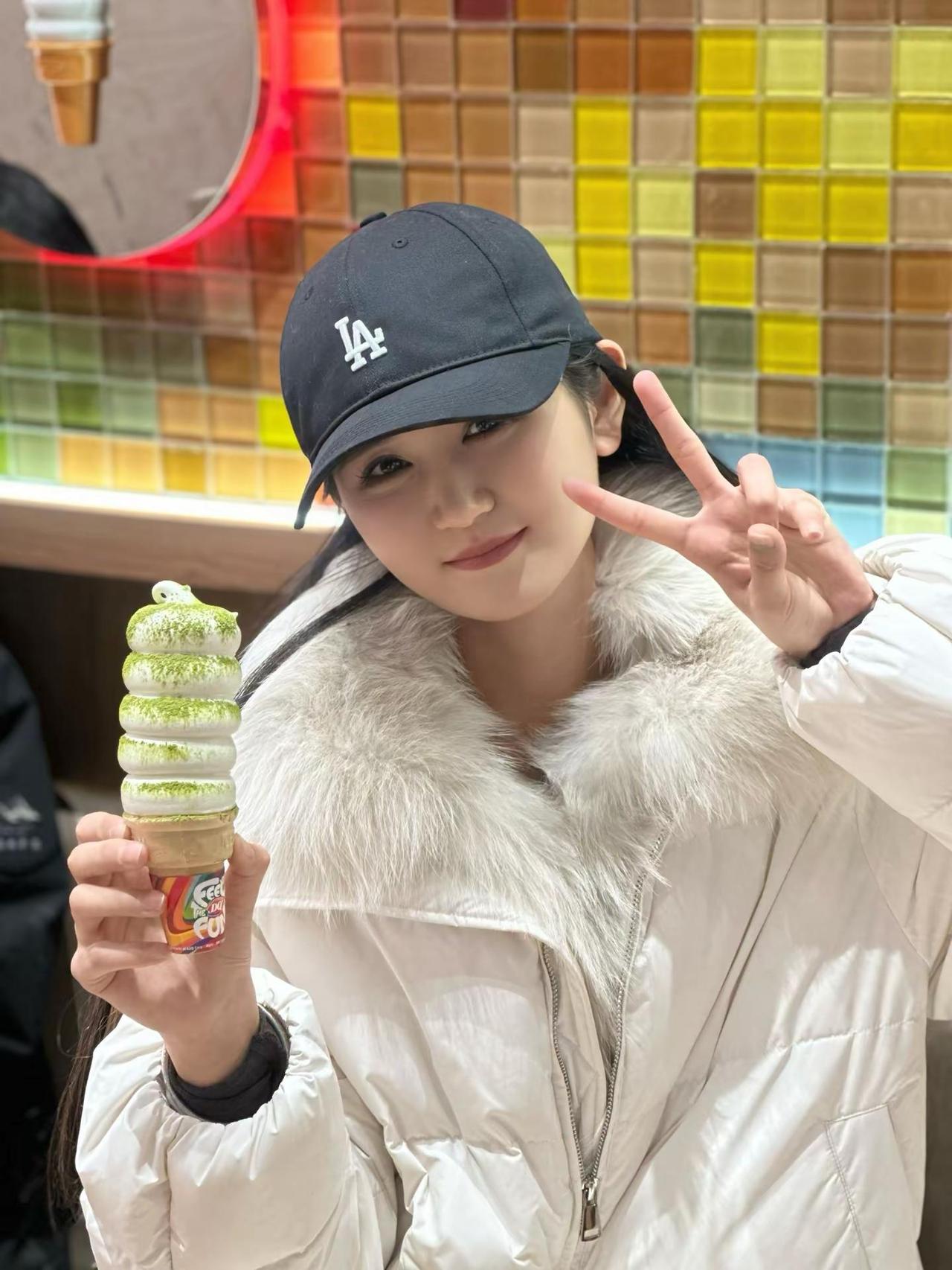 隔壁阿姨给小王介绍了对象 说她单位的小张长的很漂亮