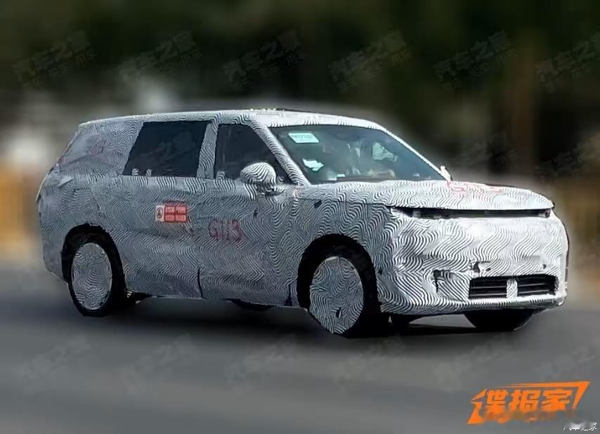当一家车企同时拥有大五座SUV和大三排MPV之后，是否有必要推出大三排SUV？小