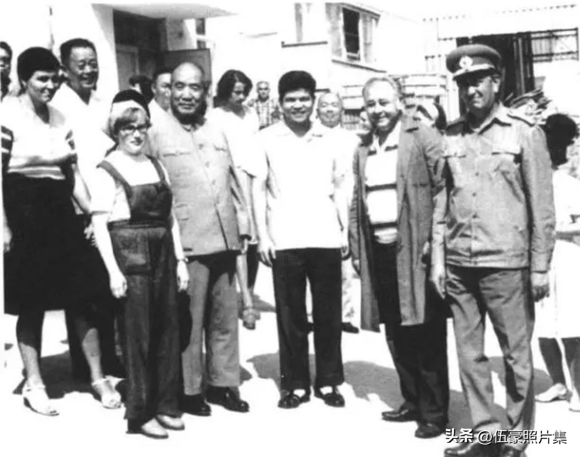 1979年6月，中国人民解放军副总参谋长李达上将，率领中国人民解放军军官休假团访