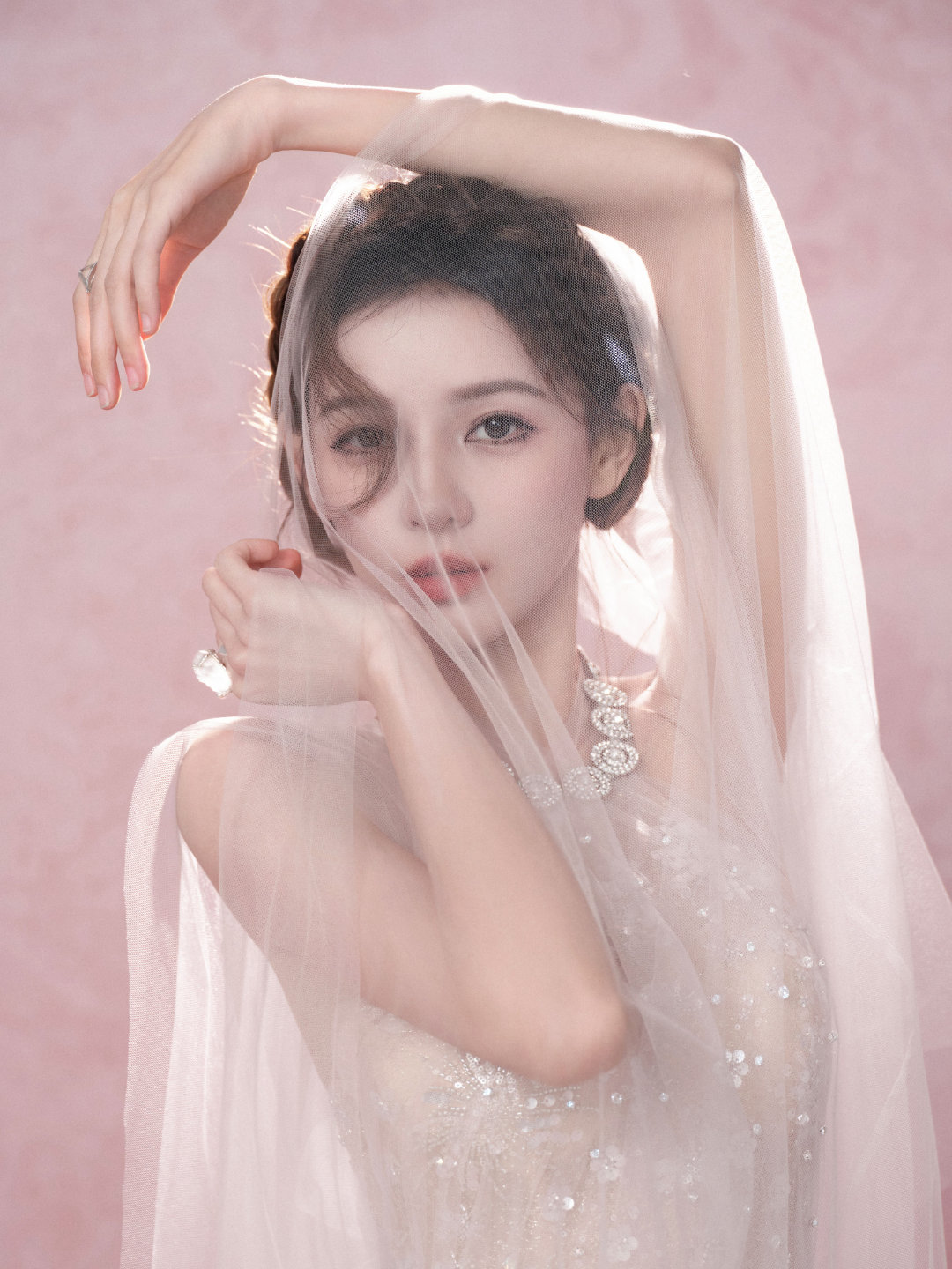 张予曦微博之夜的妆是自己化的 原来不仅是让人惊艳的建模脸，还是实力满分的“全能建