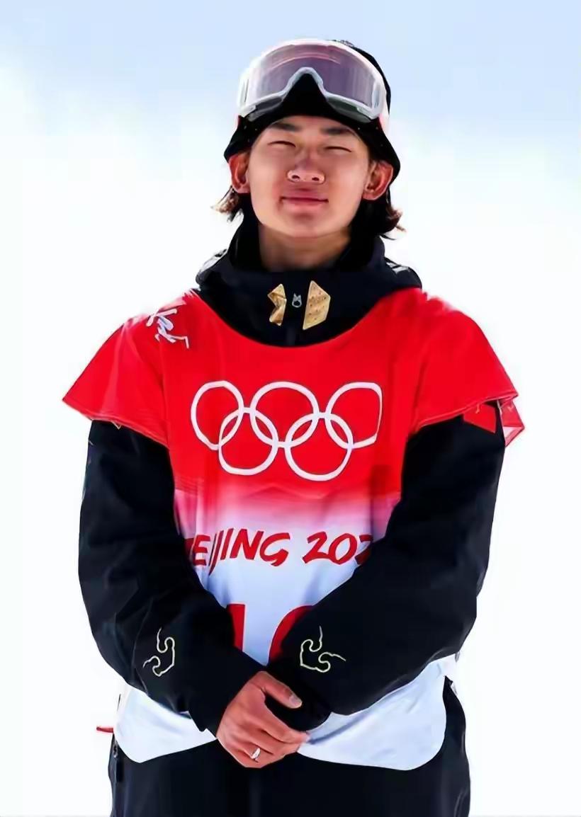 2023年底，苏翊鸣与花滑运动员朱易公开恋情，时隔2年，他在2025-2026赛