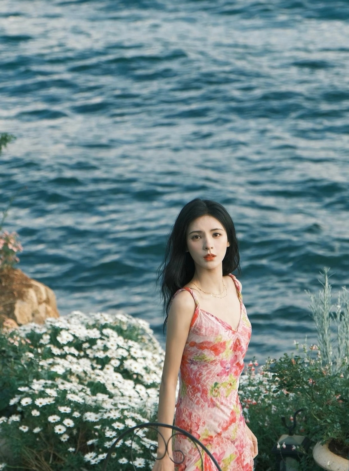 张予曦穿的越仙抽人越狠哈哈哈哈真的反差感好强有一种表面圣洁实则心狠手辣的感觉！姐