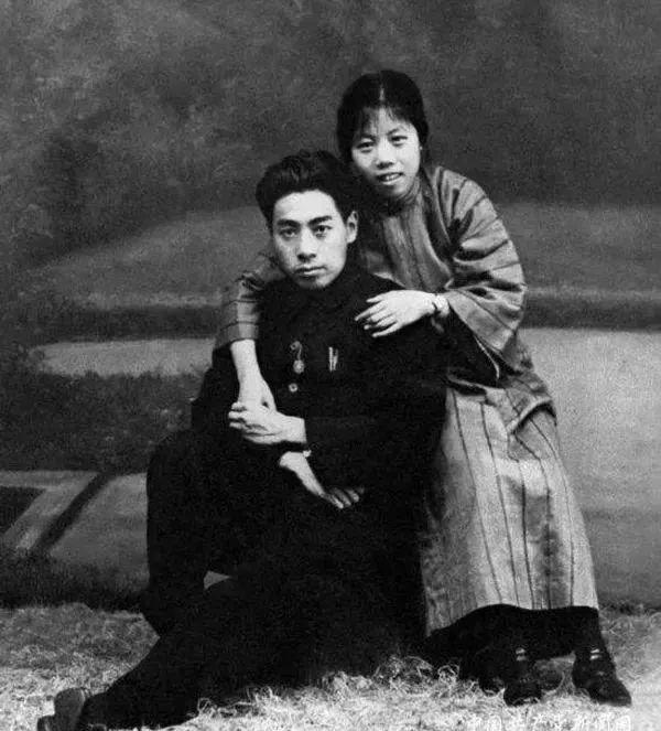 周总理的情书，藏着最顶级的相思

看了周总理和邓大姐的通信，才明白什么叫“高级的