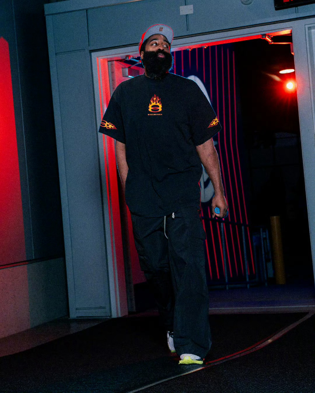 谁能站出来帮帮他？ 