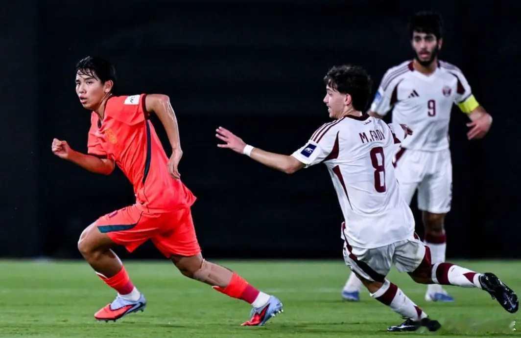 U17国足也进世界杯了正在沙特参加U17亚洲杯的中国U17男足，由于前两轮连续输