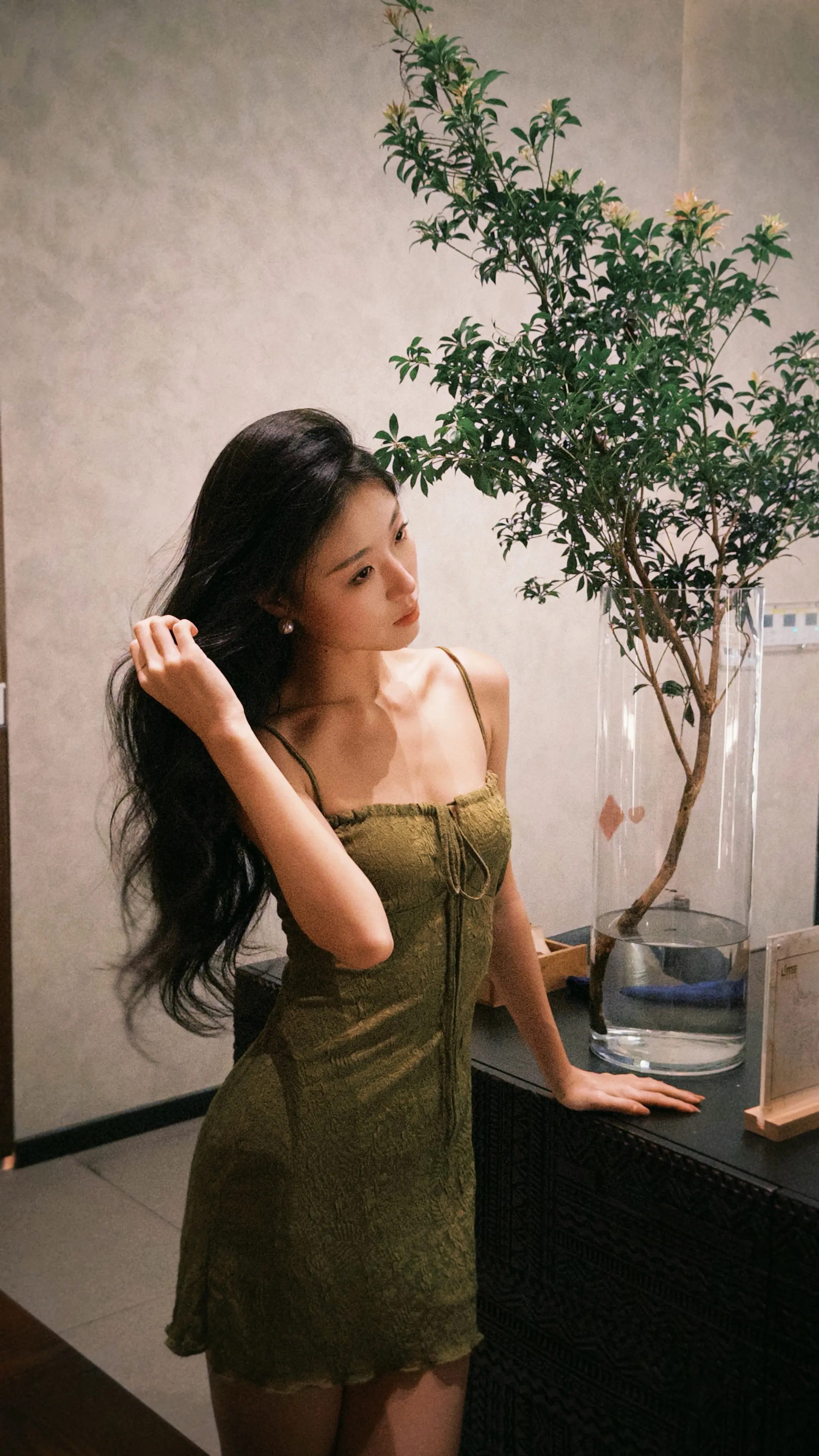 “大梦催白发 昨夜又见他窈窈的风华”