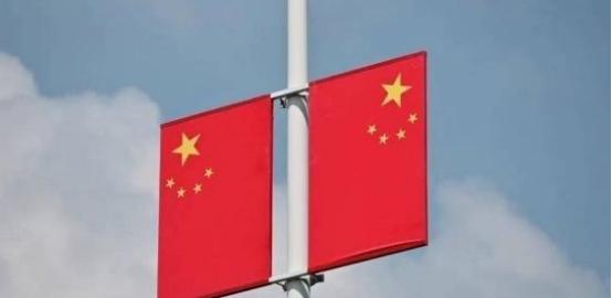 总有人问：俄乌冲突都打了4年多，美国大把兵力、钱和弹药被钉在欧洲，为啥大陆不趁机