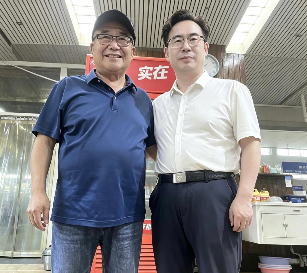 和诗：车站别孙玉良
     文｜刘泽普
同依古运两乡邻，
南码渡口成一村。
卅