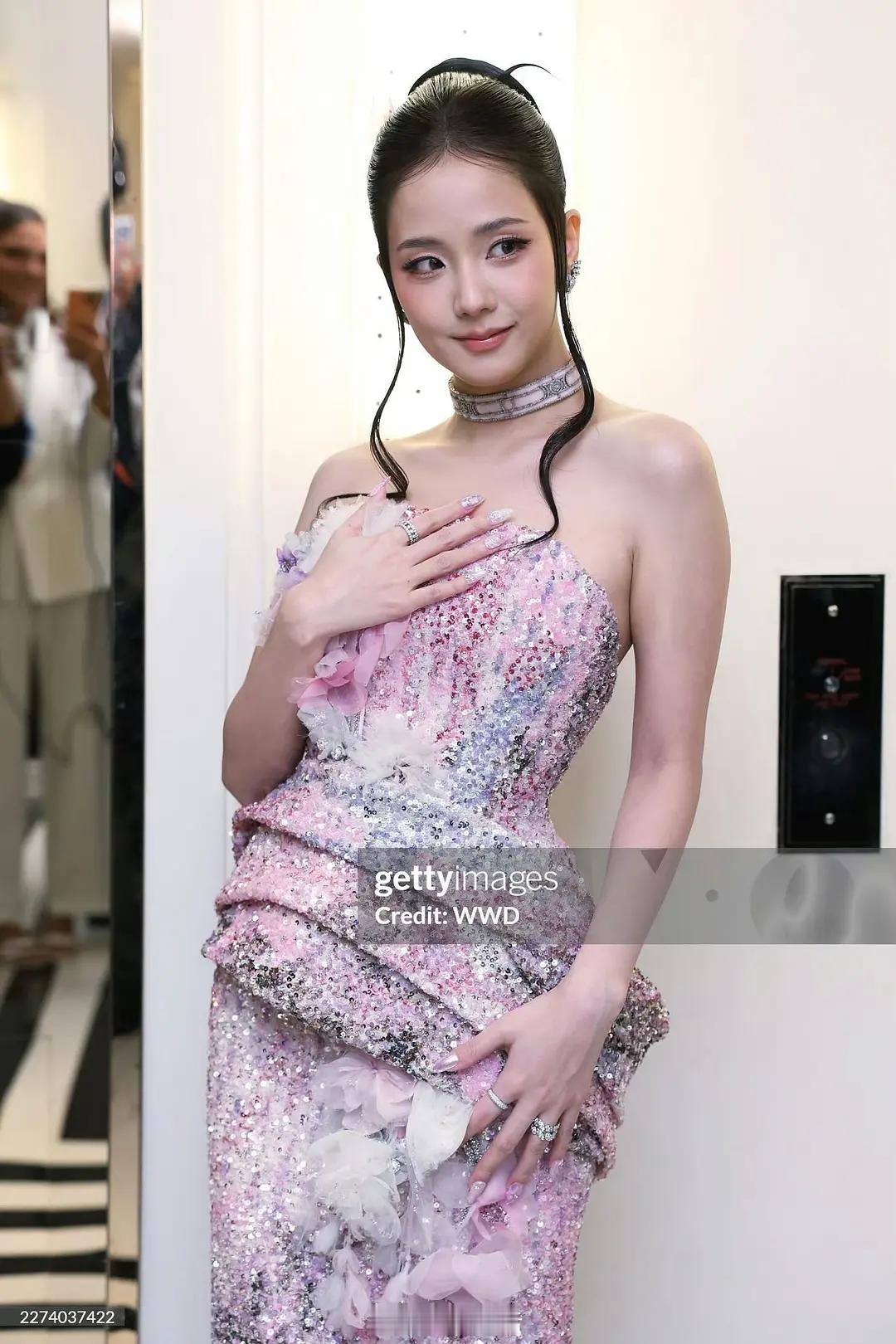 MetGala红毯亚洲艺人 红毯生图Jennie lisa 金智秀 朴彩英 蔡徐