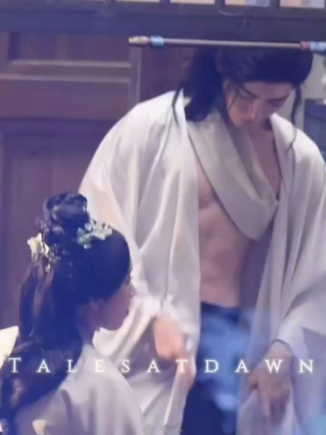 侯明昊雀骨腹肌路透谢谢侯明昊我早餐吃的很好谢谢侯明昊我早餐吃的很好，我嘞个男菩萨