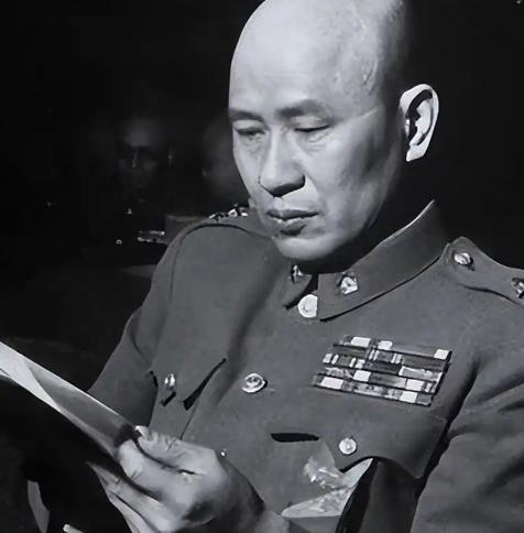 逼老蒋下野、拒当国防部长！他卷走无数黄金，为何惨死台北？
1948年，解放战争大