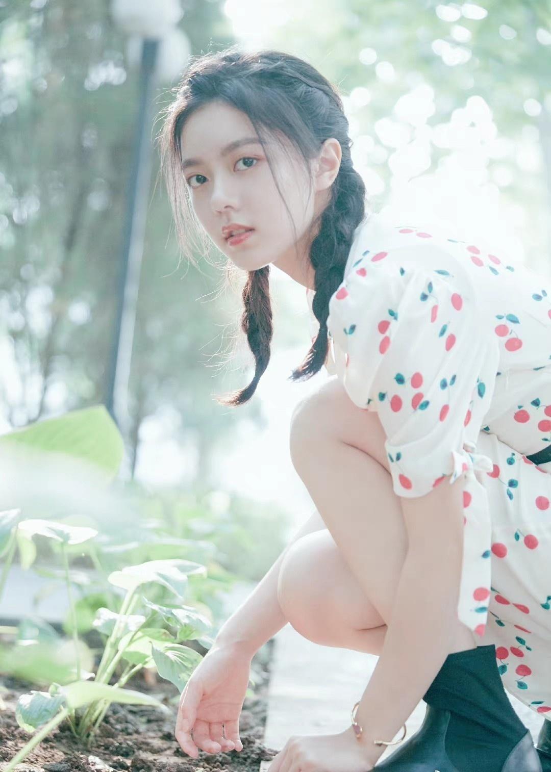 zjm赵今麦徐迟 zjm赵今麦无可替代

“我用笔描绘你的美好，携带着落日的温柔