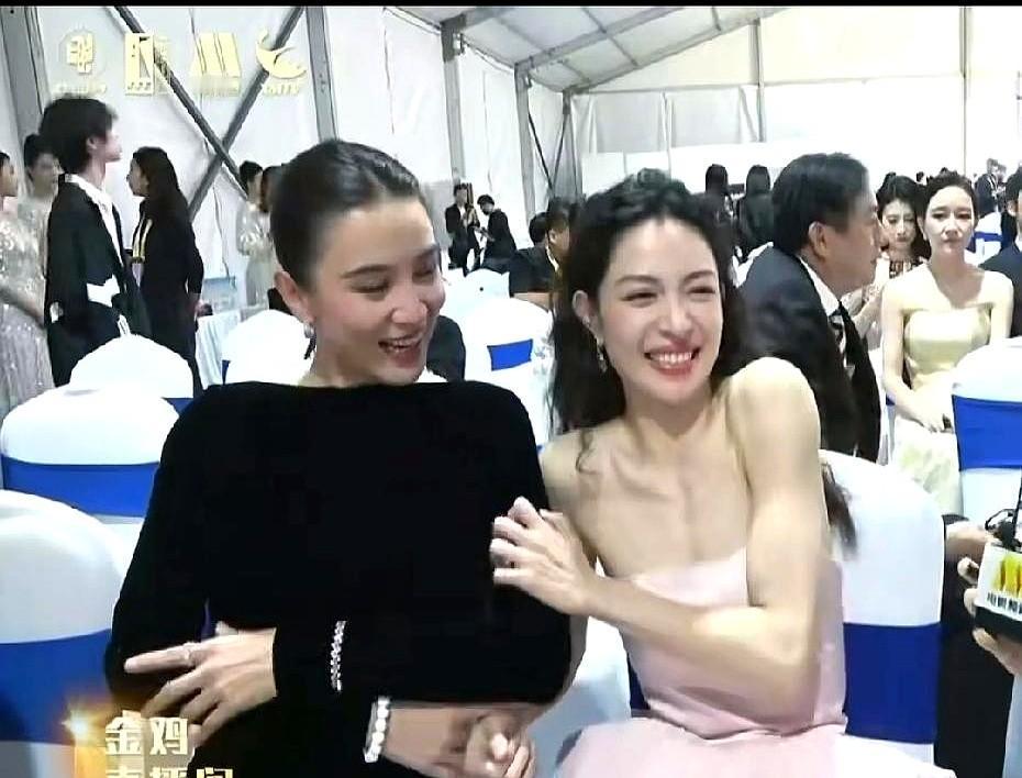 钟楚曦拿了金鸡奖最佳女配角，演技被认可的同时，她那肌肉线条明显的身材也火了。大家