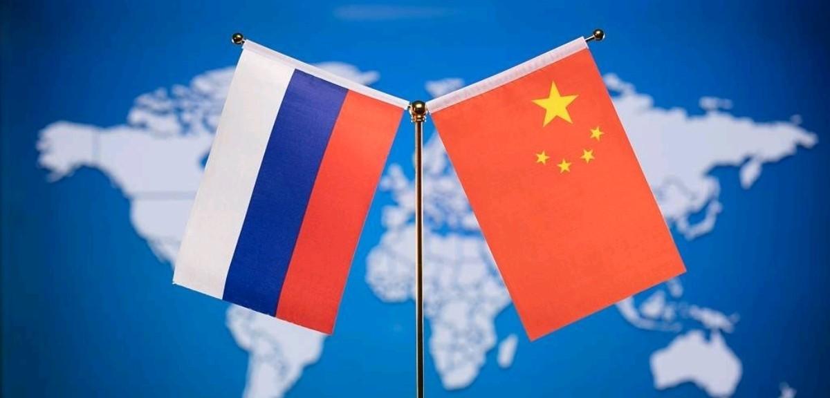 贝加尔湖的事故有了最新进展。2月20日那辆载着8名中国游客坠入冰裂缝的汽车，俄方