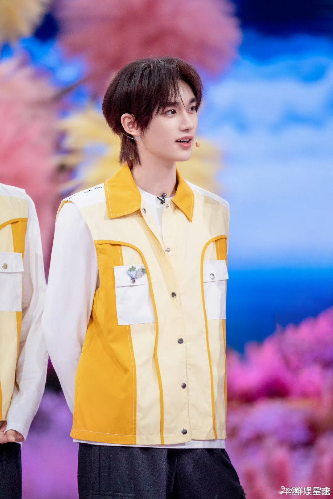 丁程鑫 丁程鑫hi6开场秀戴狐狸耳朵发箍 你好星期六 狐狸耳造型的丁程鑫太戳人！