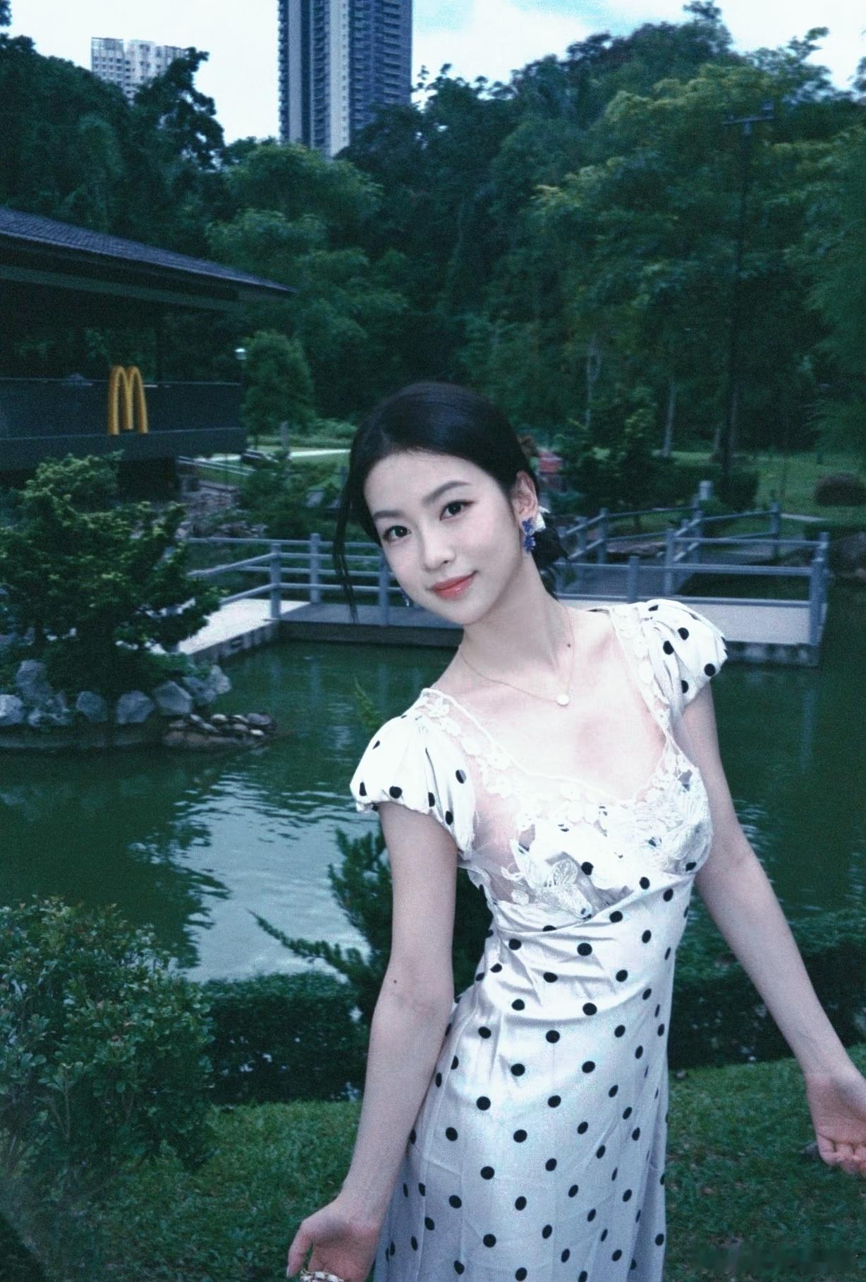 照片的意义就在于把瞬间变成永恒刘梦芮萧靖琳刘梦芮窈窈有期  专栏 · 溪溪专属修