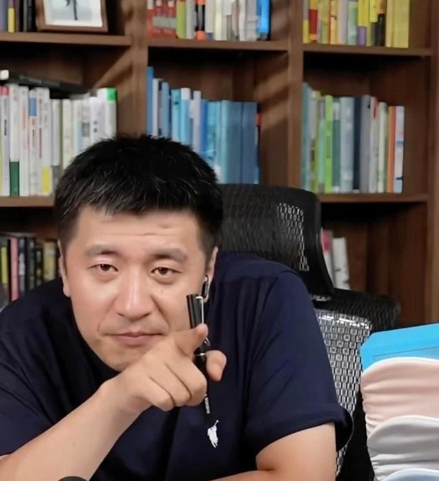 张雪峰到底多有钱？其实这个问题在他活着的时候，是个商业机密；在他突然倒下的此刻，