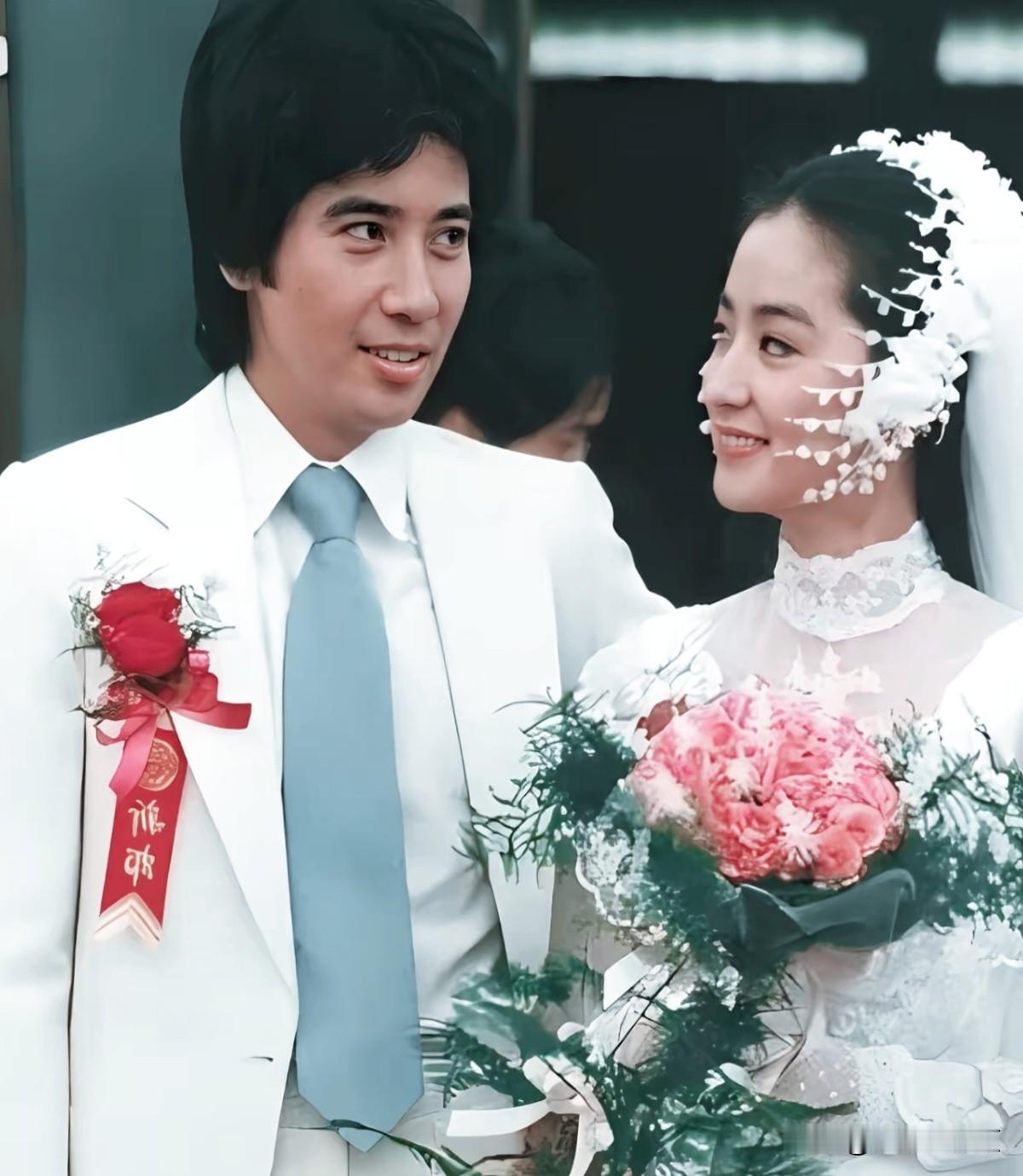 他是琼瑶御用男主秦汉，横跨七八十年代文艺影坛，几乎集齐了半个时代的顶流女神。