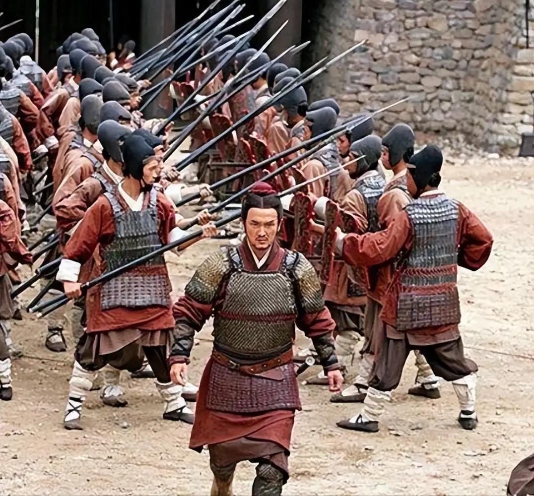 北朝有大量汉人当兵，汉人武装集团，是如何影响朝代更迭走向的？

杨坚建立隋朝，颁