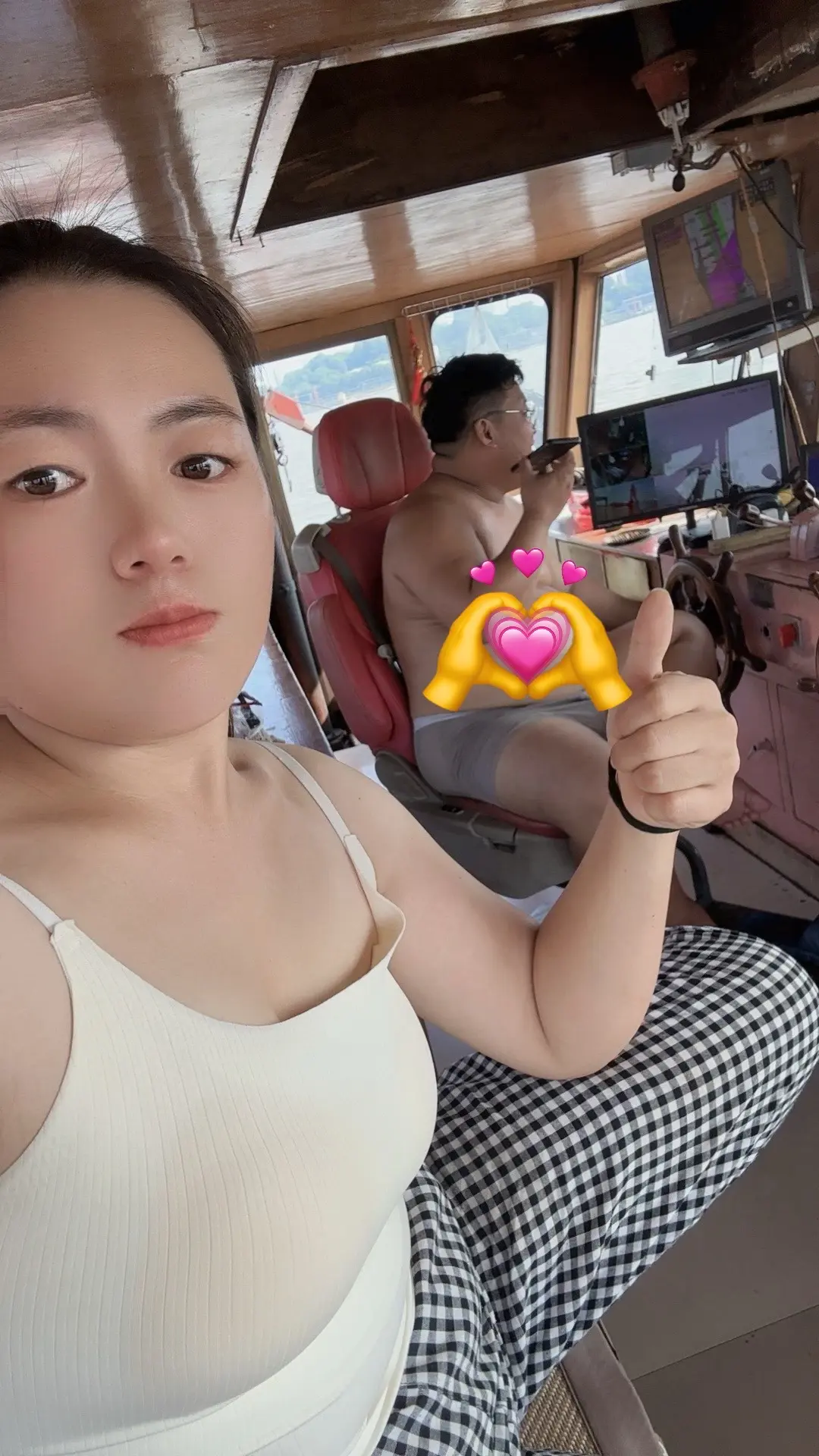 小大人 生活没有说明书 也不会指名方向 所以会走错很多路 但开心便足矣