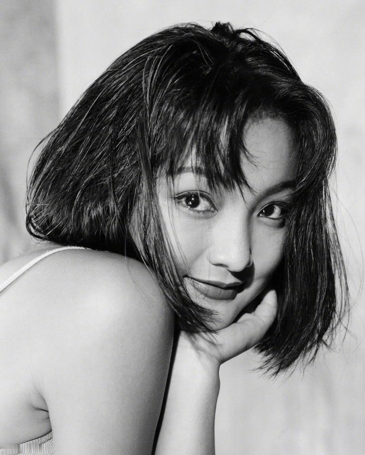 天生丽质难自弃！周迅的眼睛真的会说话，不信你看好了。
#周迅气质女神# 
#女星