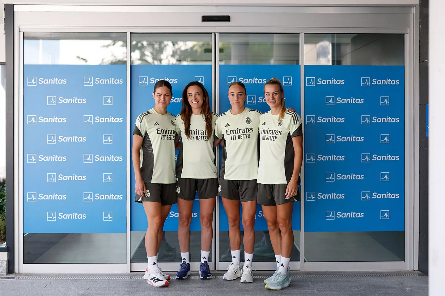 皇马女足归队体检，开始备战新赛季。皇马女足halamadrid ​​​