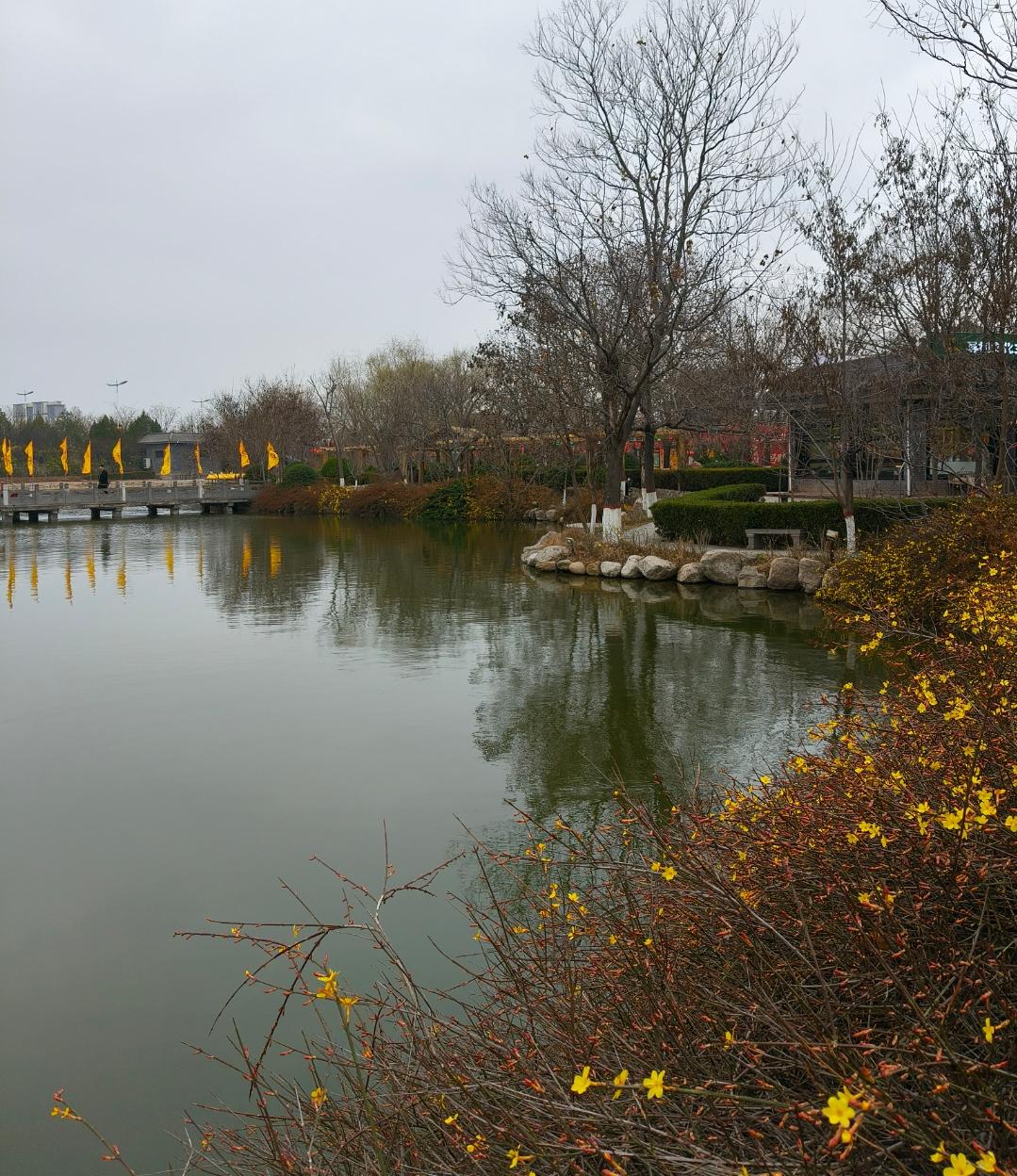 分享我这周有趣的事：
我今年48才明白：养生就抓3件事，不花钱也管用
 
我是霞