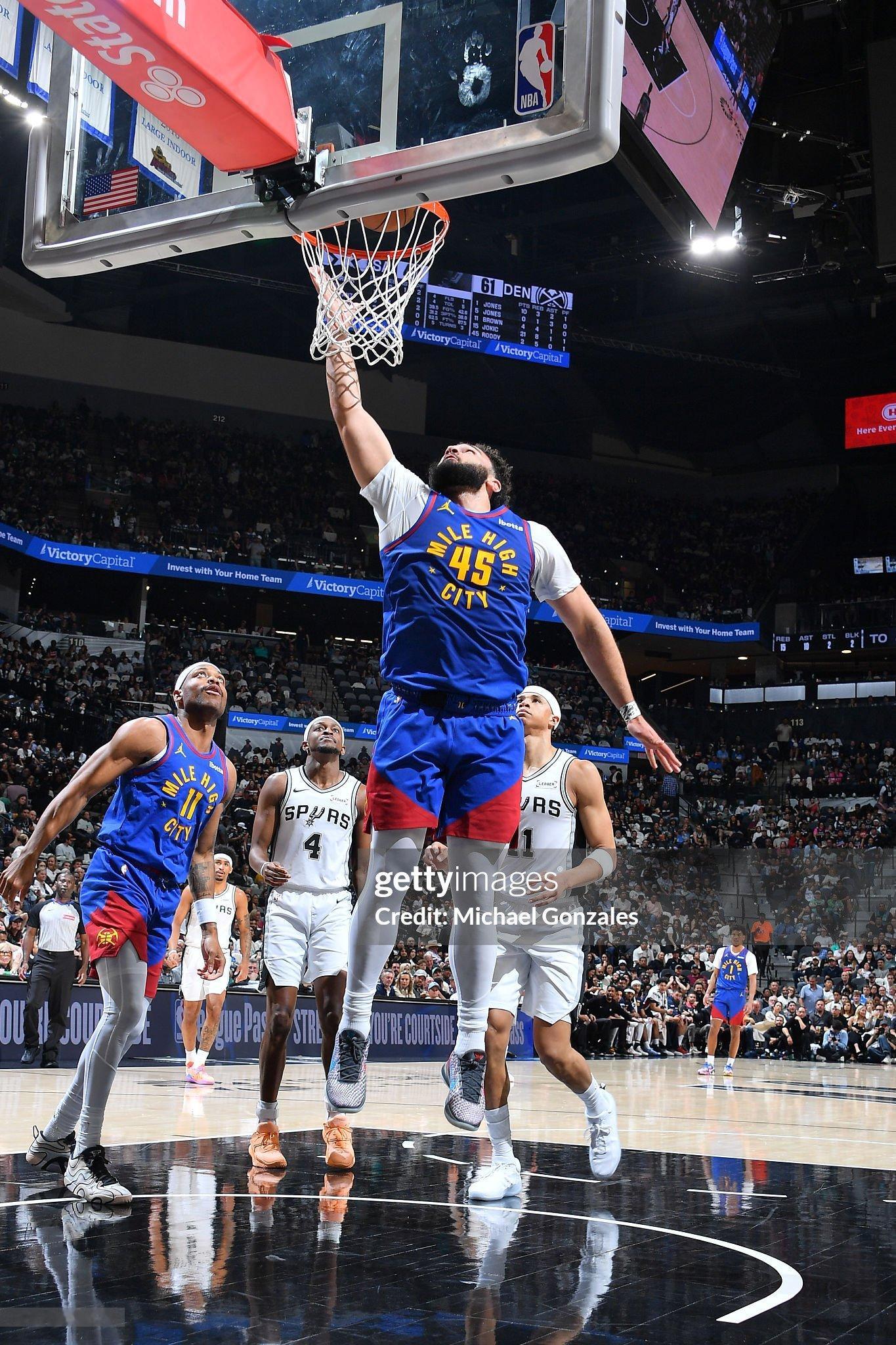 马刺在最后2分钟里投丢了7记三分，最终没能逆转掘金。大卫·罗迪同志在他本赛季个人