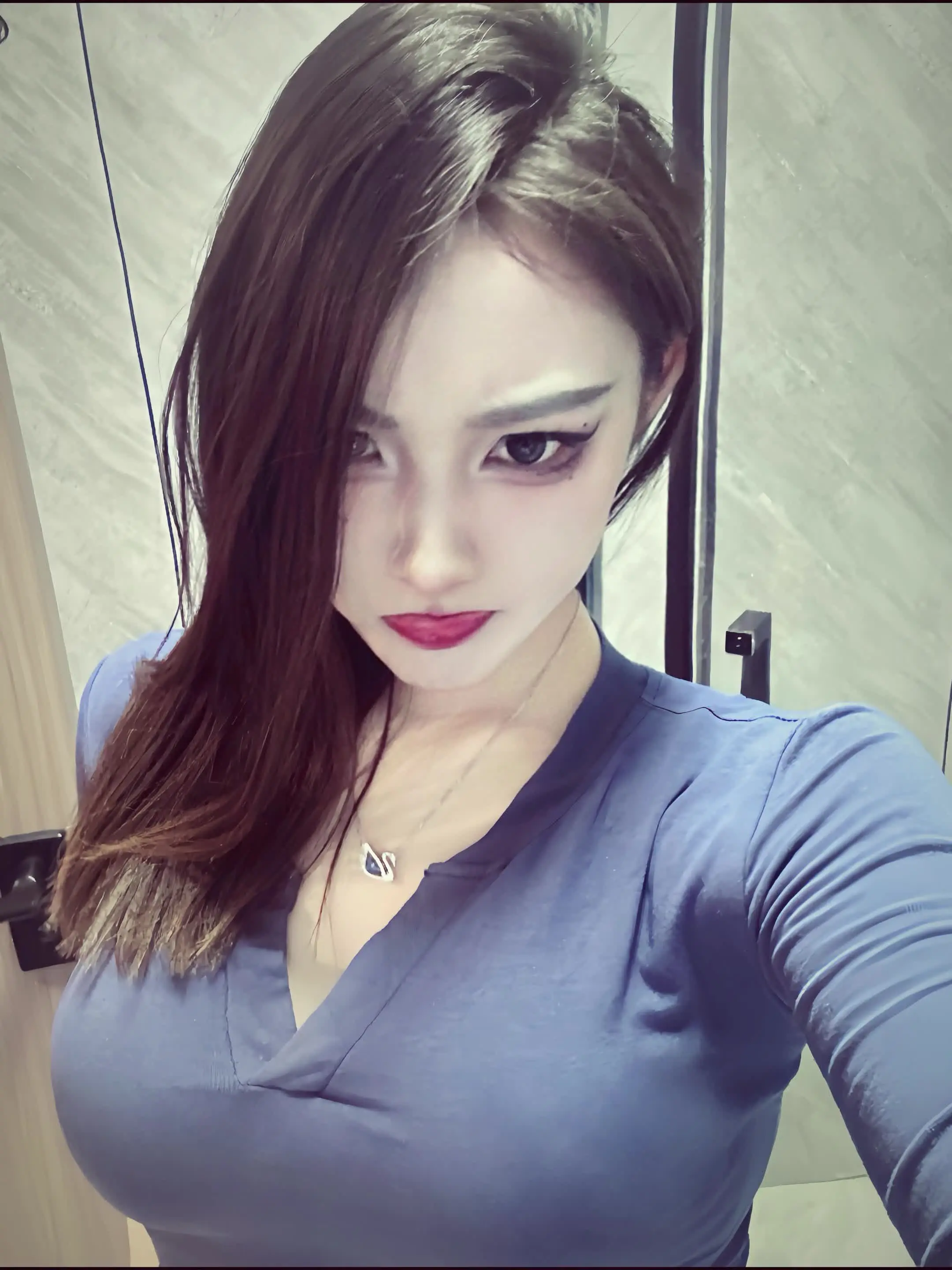 是在骂我吗 听不懂 感觉像在撒娇🥺