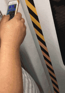 这眼睛得2600度了吧