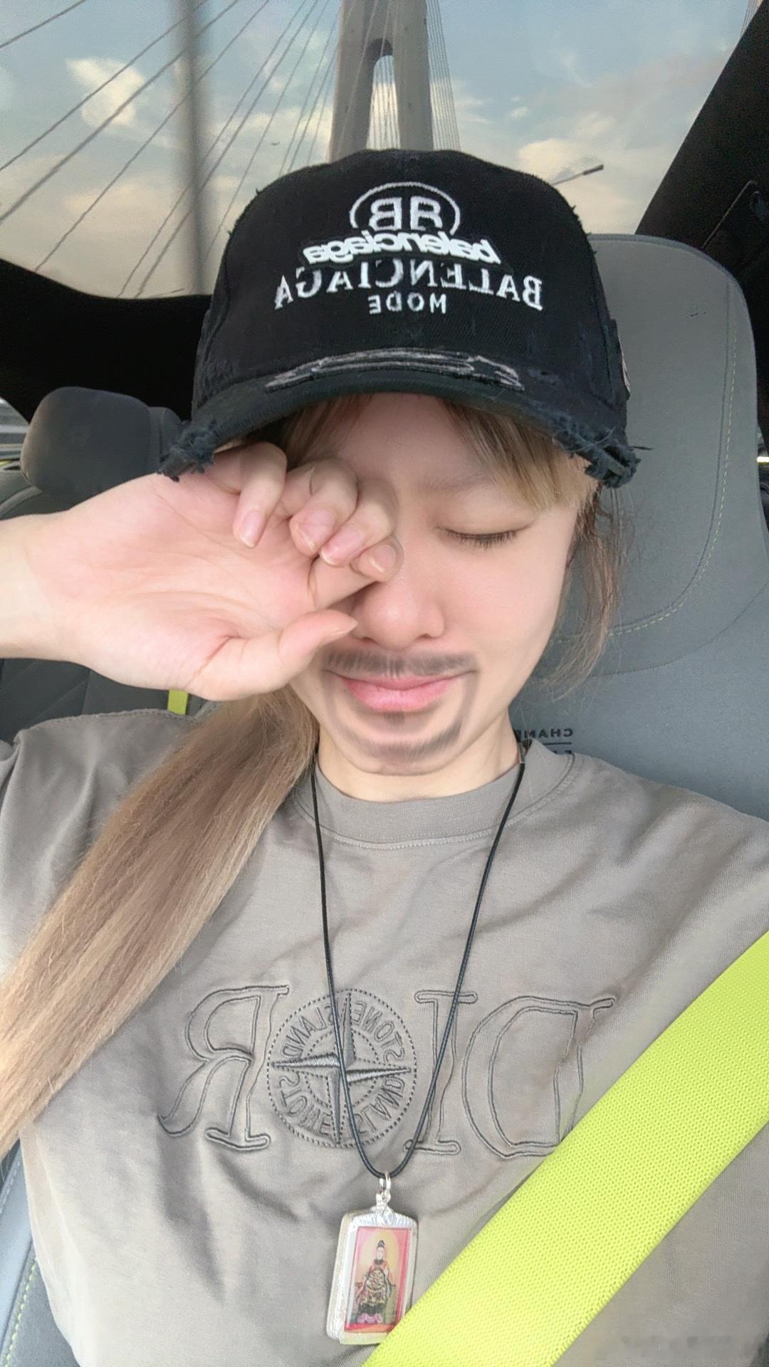 在车上一展歌喉kk说我吵