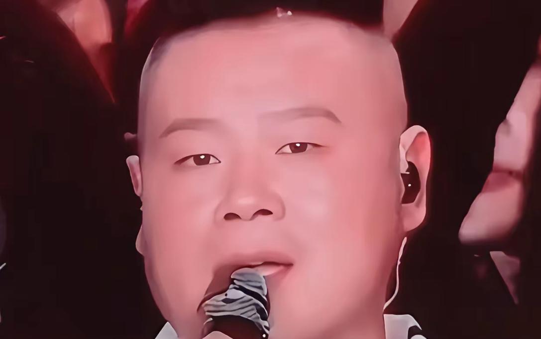 岳云鹏北京首场演唱会在争议声中落幕，后台的他望着四成票房分红的数字，露出了欣慰却