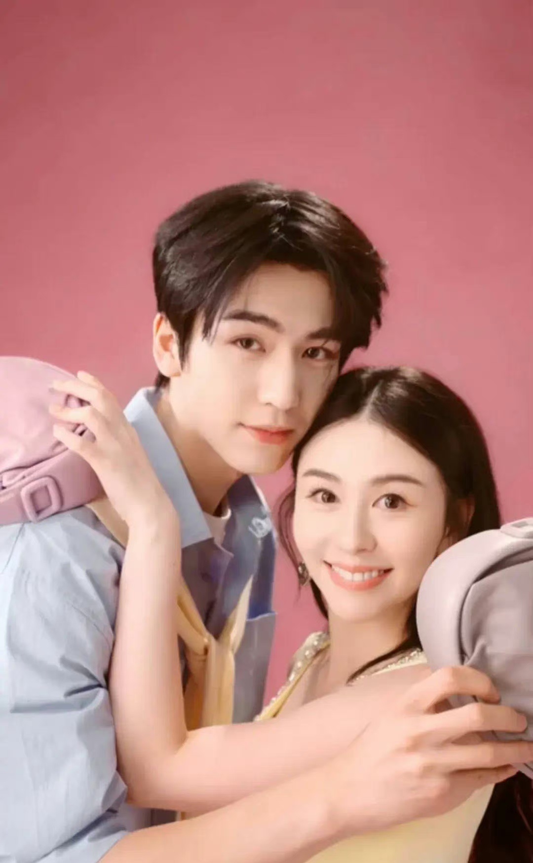 不仔细看，还以为白鹿和张凌赫又合作了[doge] ​​​