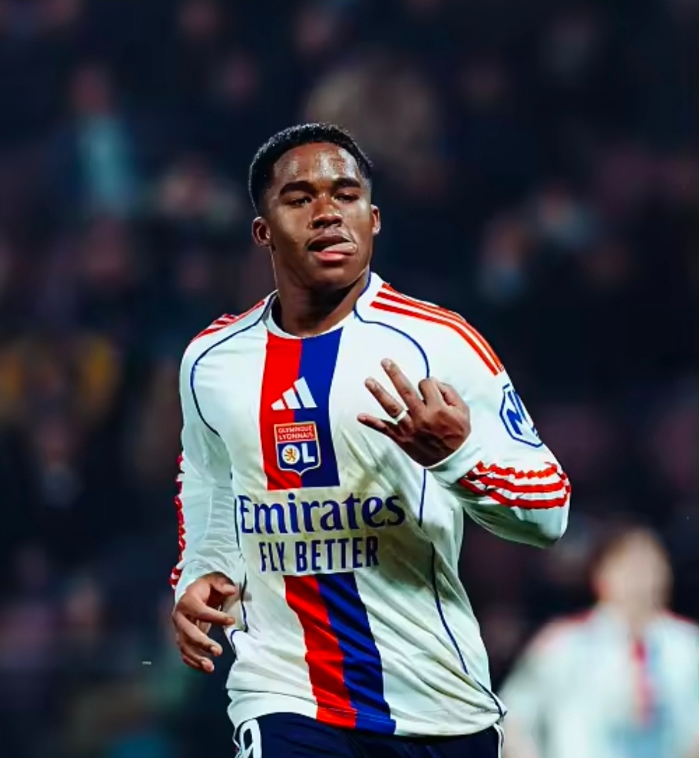 官方：恩德里克上轮联赛直红改为第二张黄牌，仅需停赛一场法甲纪律委员会对恩德里克在