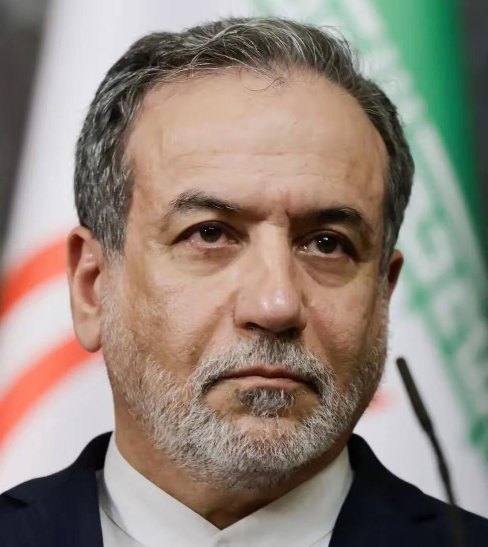 伊朗外长对美国海上封锁做出回应

2026年4月12日，波斯湾的局势忽然进入新的