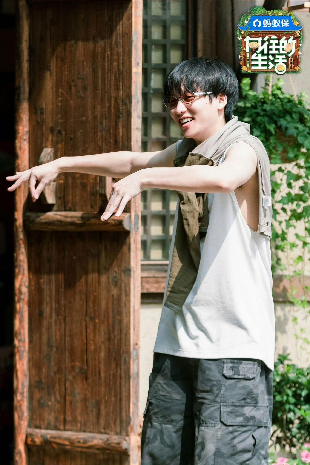 好六录制的DNA没激活？见面互不认，彭昱畅一提醒才恍然大悟，太真实～ 