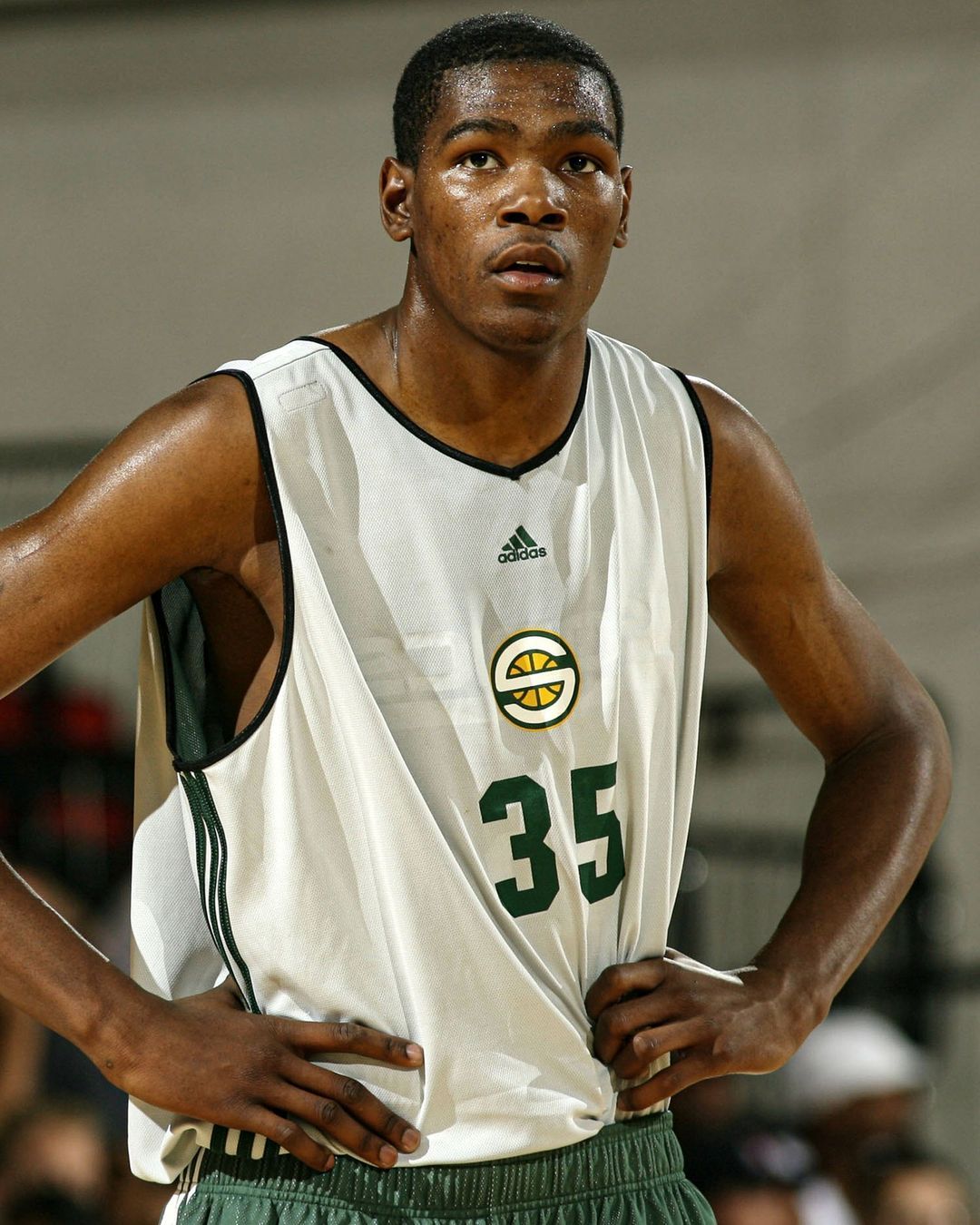 球星青葱的模样[doge][doge]#篮球热力一夏# ​​​