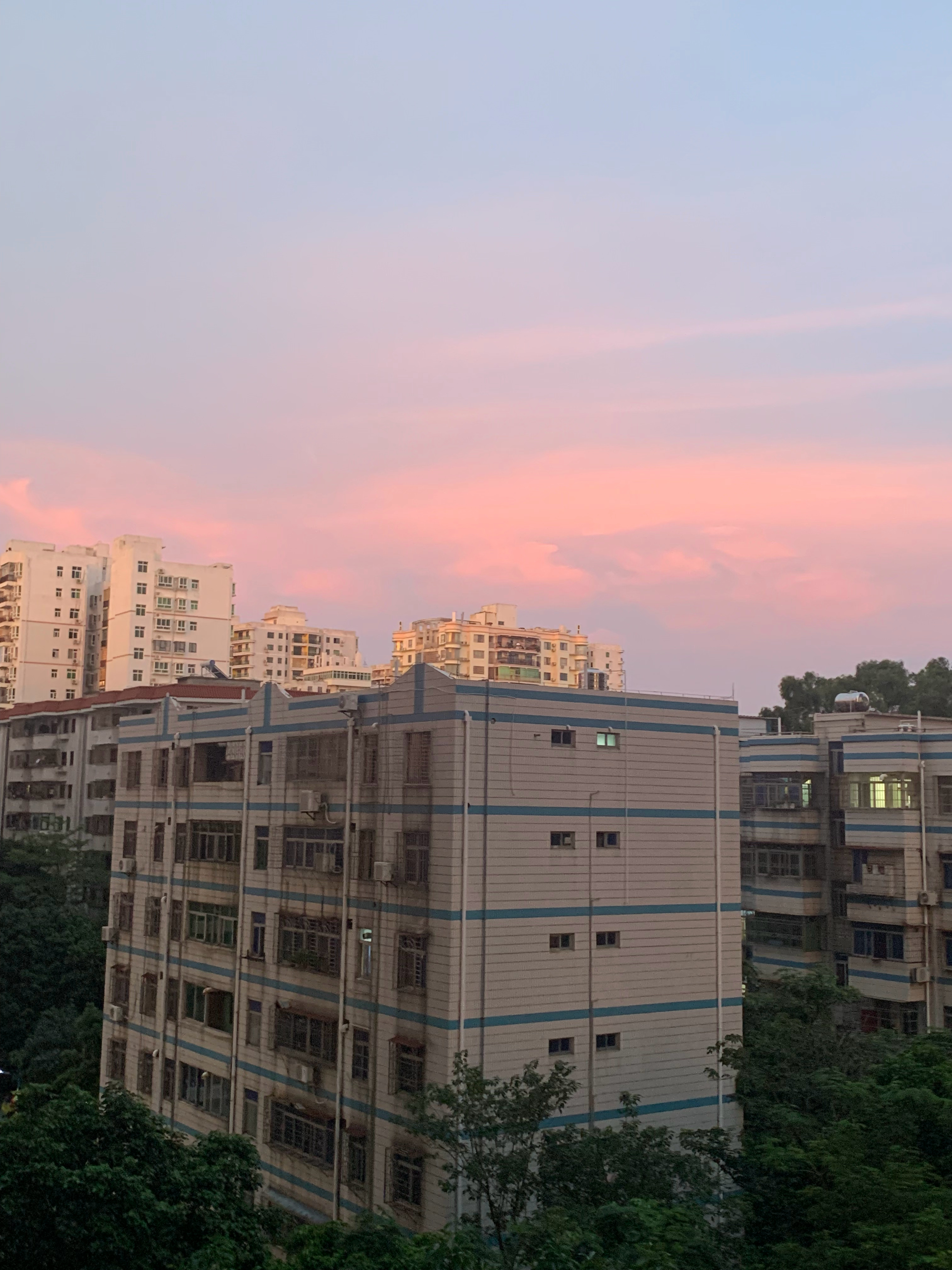 书里喜出望外的傍晚🌆粉蓝色(〃ω〃)我也喜欢 