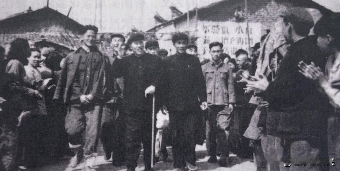 1958年3月10日至14日，董必武随湖北省农业检查团第二次回到故乡红安，张体学
