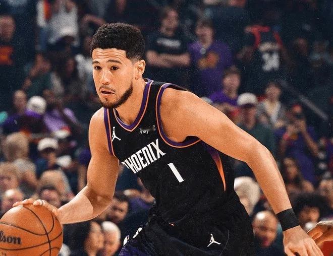 布克今天表现太差了！
虽然赛前也猜到了，布克对上开拓者这种锋线大队会吃亏，但没想