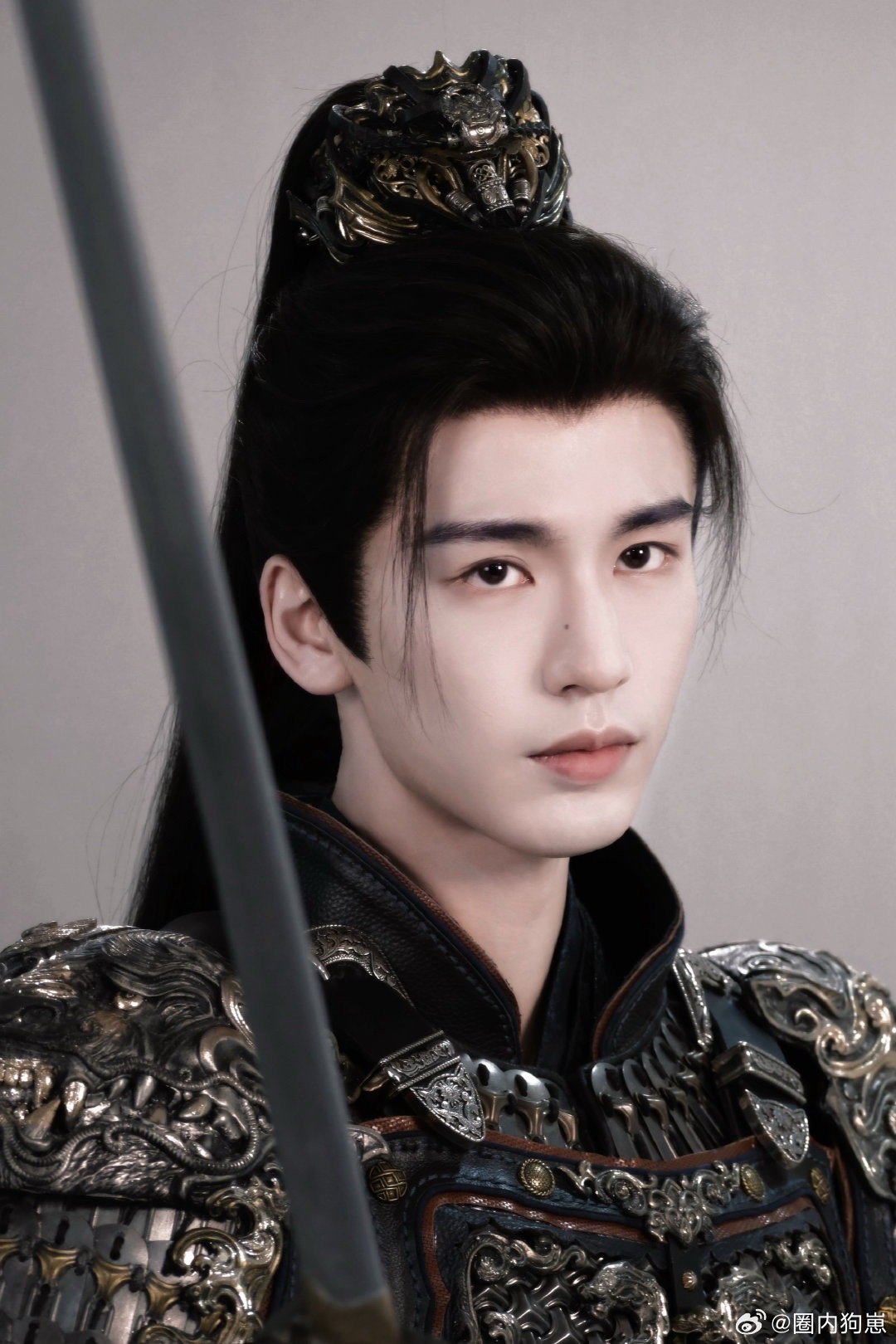 张凌赫靠撒娇训马 没想到撒娇也有失灵时刻，对象还是一匹小马，张凌赫训马翻车现场，