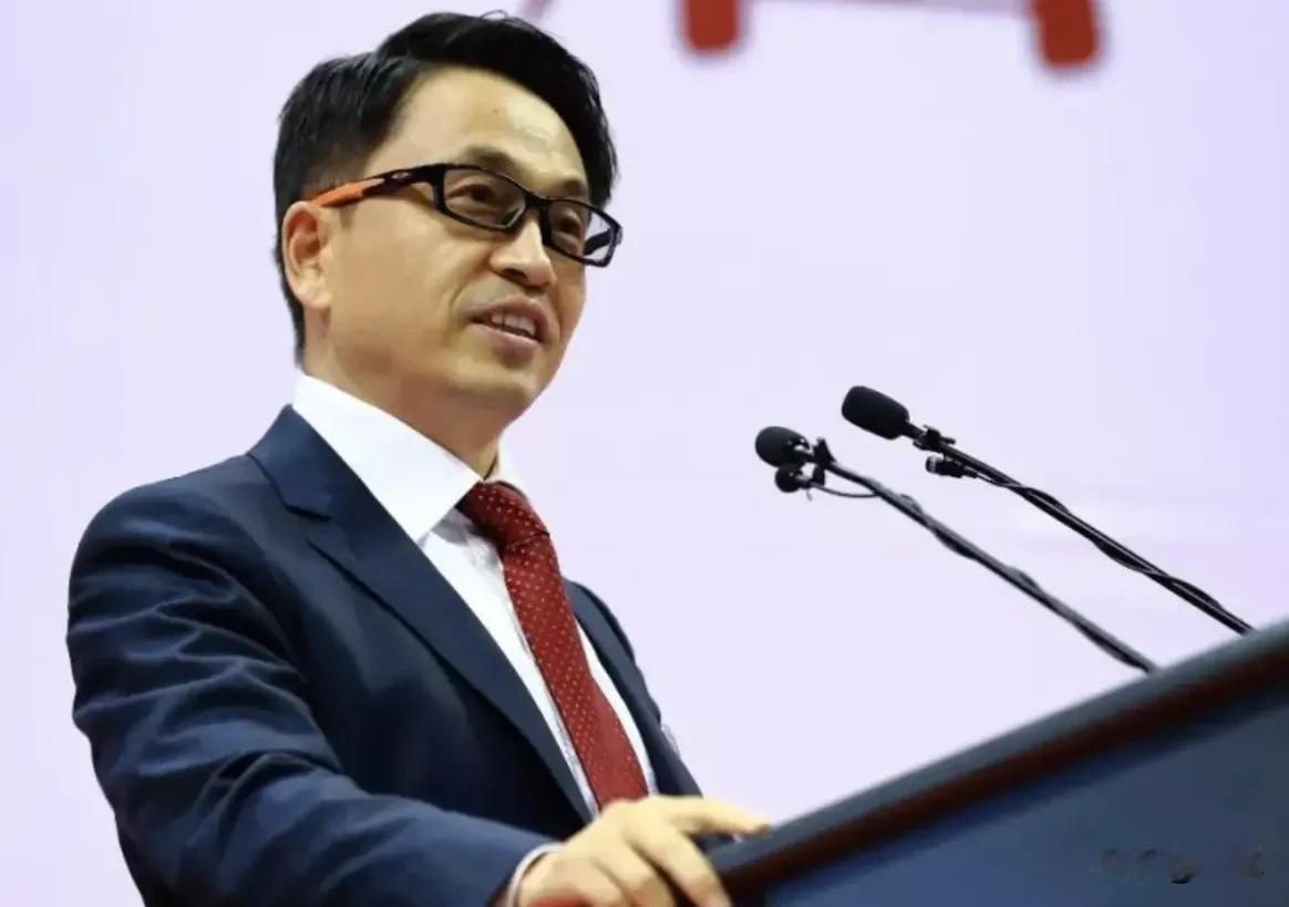 张先生的投资风格激进，事后看，都是时代的运气，并不是投资能力多牛。没有所谓的投资