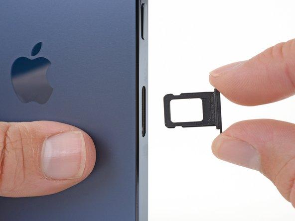 iPhone 17 Pro国行版本仍然会保留SIM卡槽，因为SIM卡是实名认证的