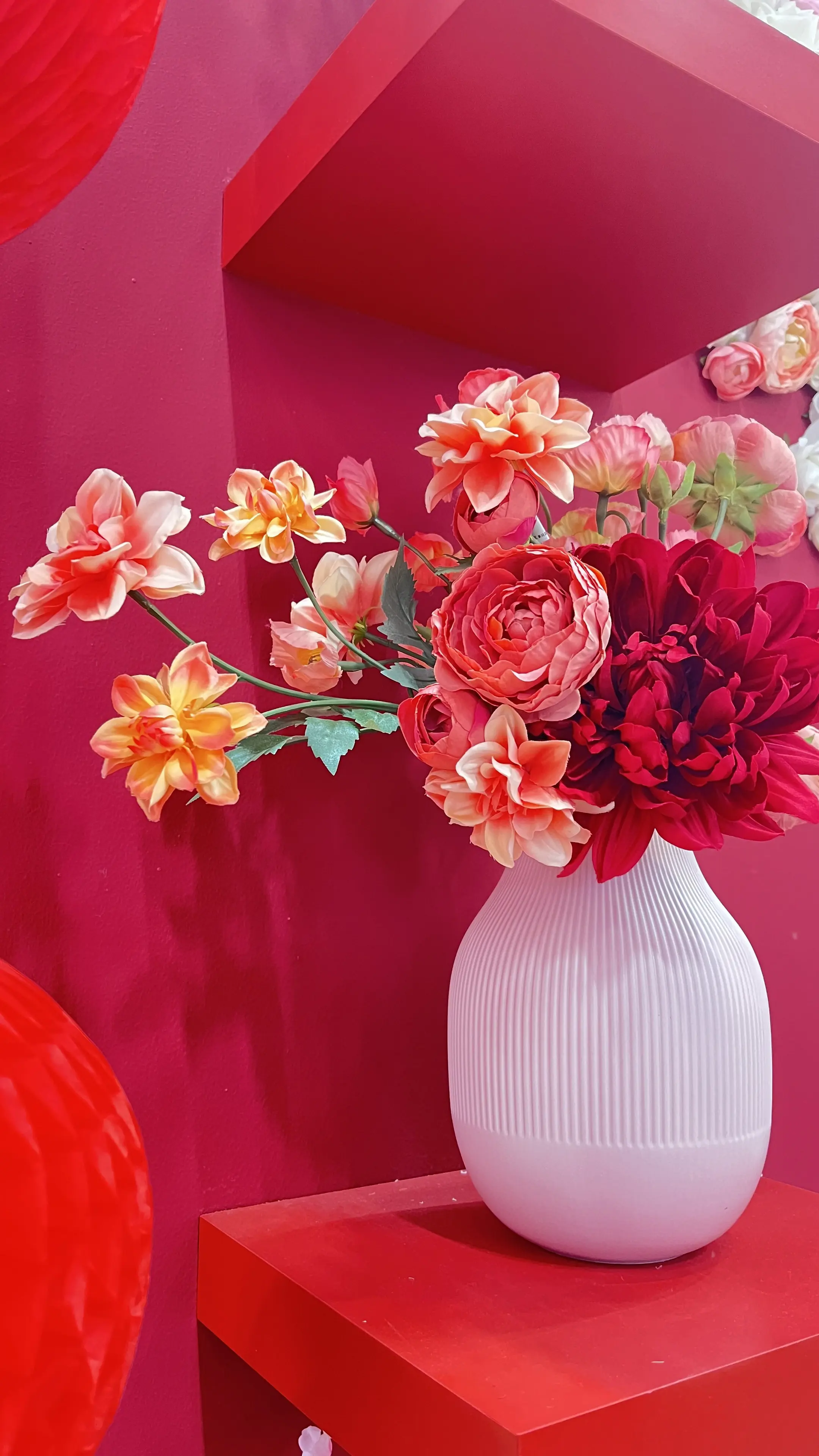 回复   你爱的鲜花和繁星 爱的细雨和树影 也会 打动我的心