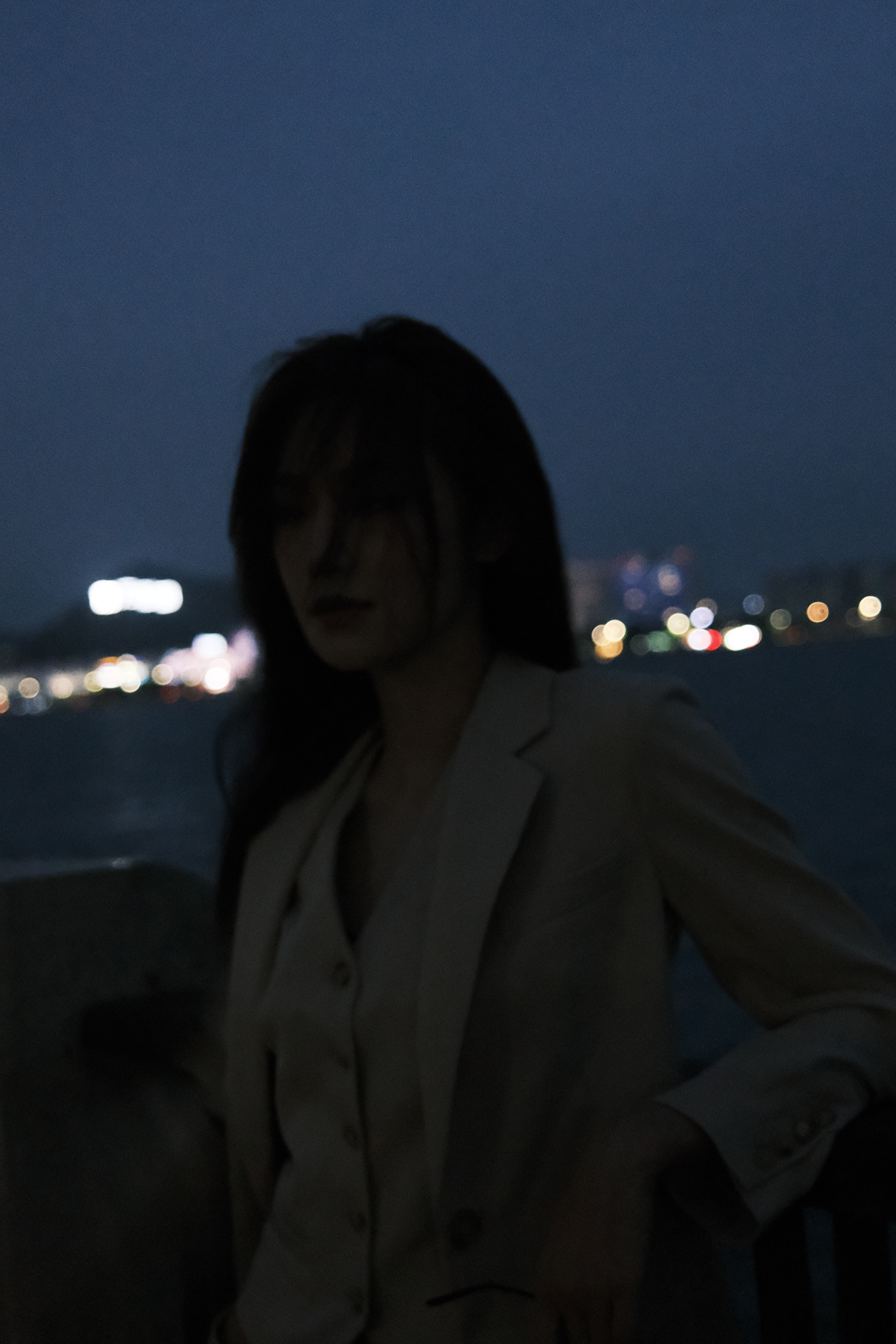 天凉好个Chill 抽空营业 N港的夜 🔫 ​​​